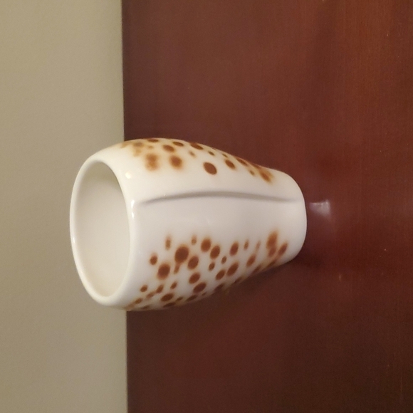 𝅺Better Homes Conch Shell Vase - Picture 3 of 5